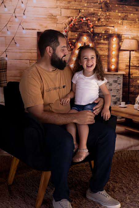 Fotografia de um pai e uma filha